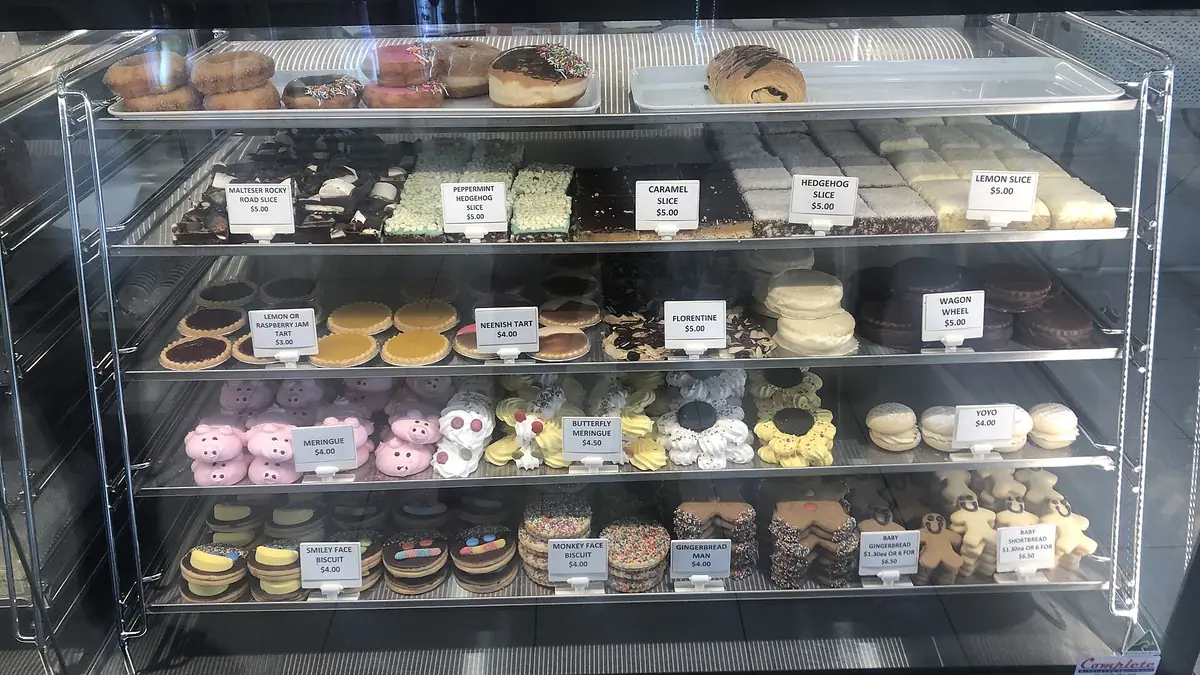 Griffiths Bakery – bakery in Llanrwst town centre